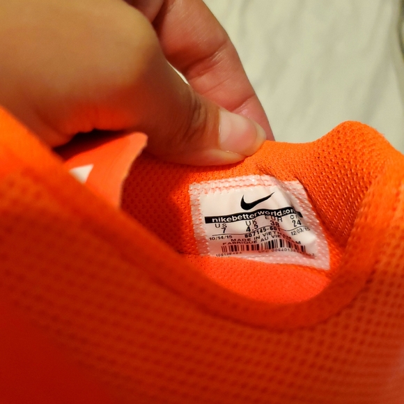 Nike tennis shoes 🏃♂️ (lightly worn) - Picture 3 of 3